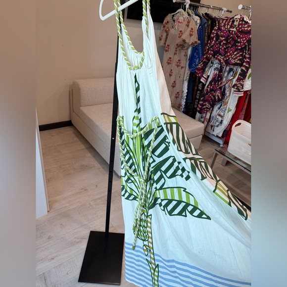 Farm Rio: Off-White Banana Tree Euroflax™
Premium Linen Maxi Dress - Picture 5 of 9